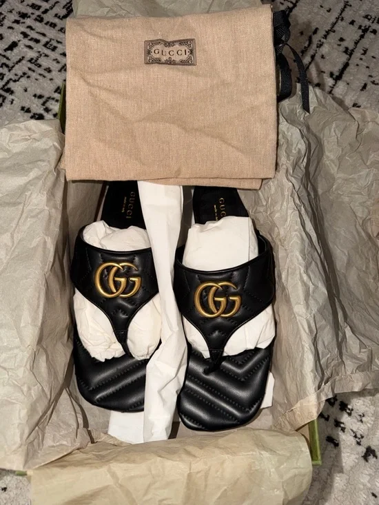 Gucci Black Quilted Leather Thong Sandals with Gold GG Hardware - Picture 4 of 5